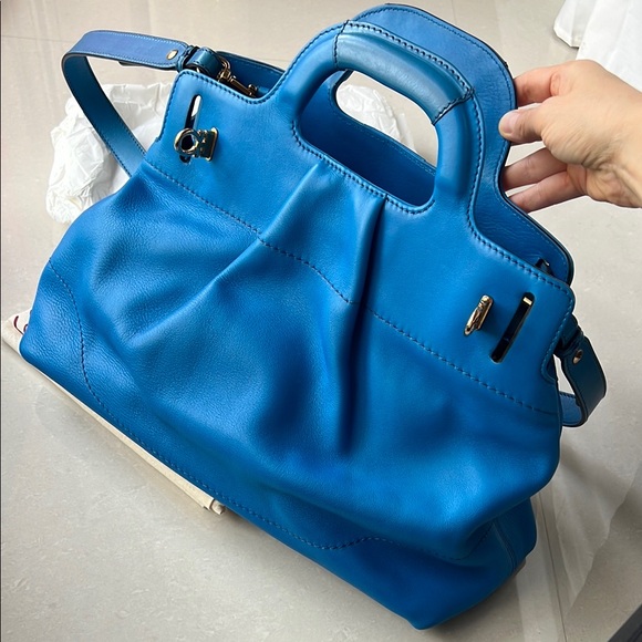 Salvatore Ferragamo Gancini Blue Leather 2 Way Handbag Like New Condition - Picture 13 of 15